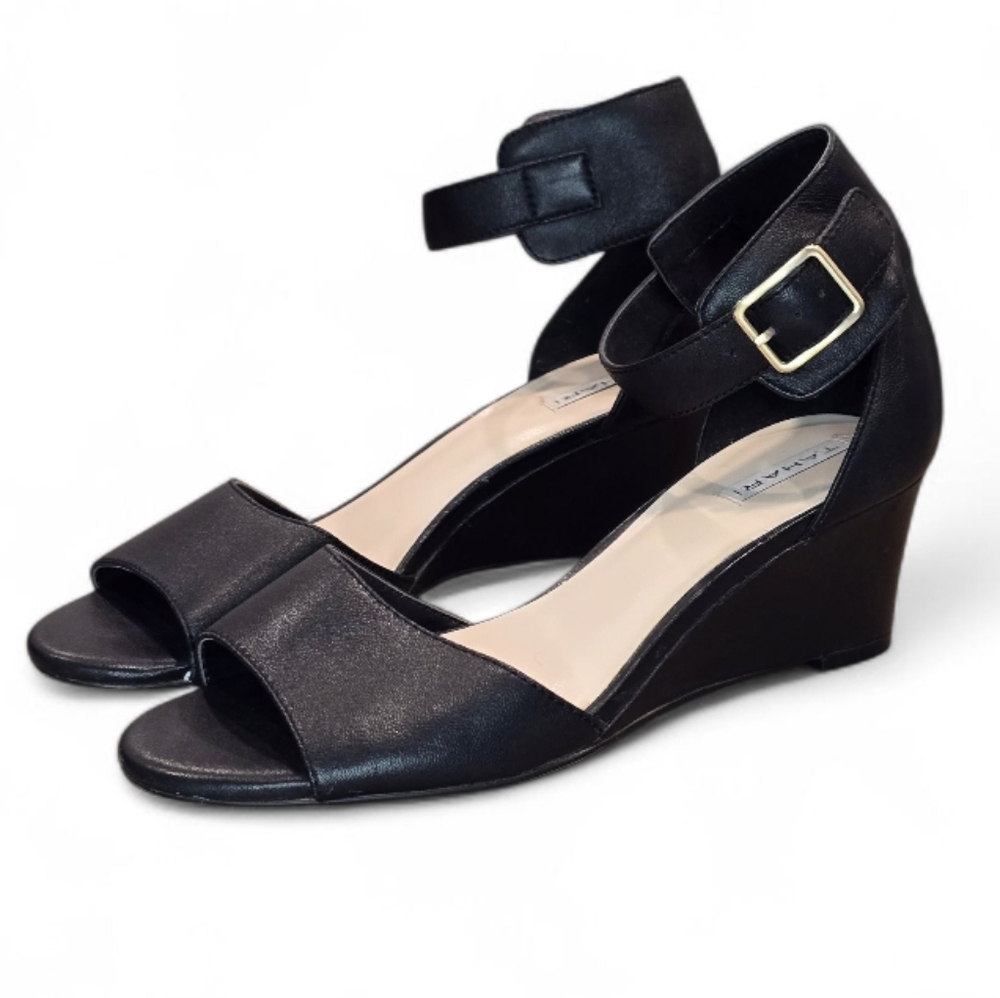 Tahari Black Wedge Sandals